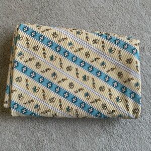 Round Tablecloth Floral Striped Country Farm 97" x 97"